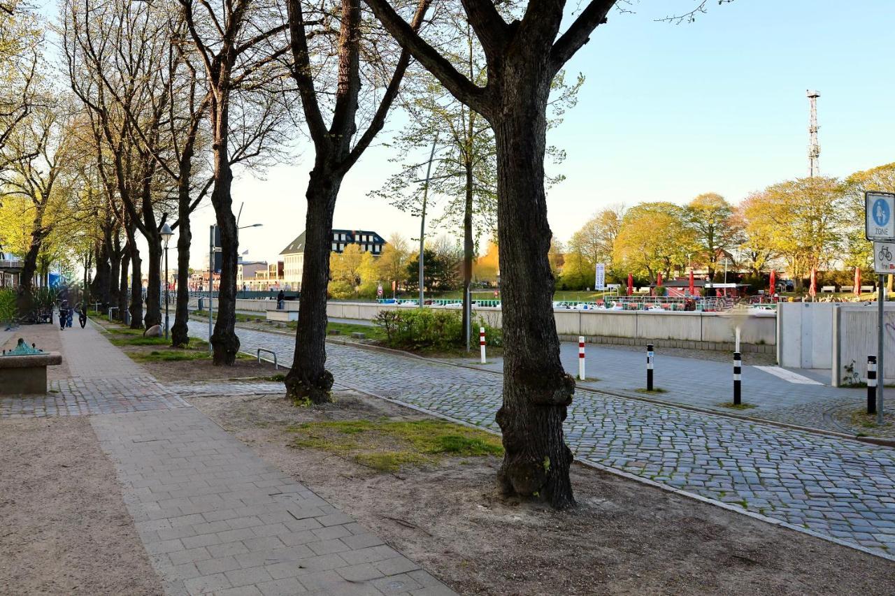 Ferienwohnungen -Am Strom 41- In Warnemuende Rostock Exterior photo